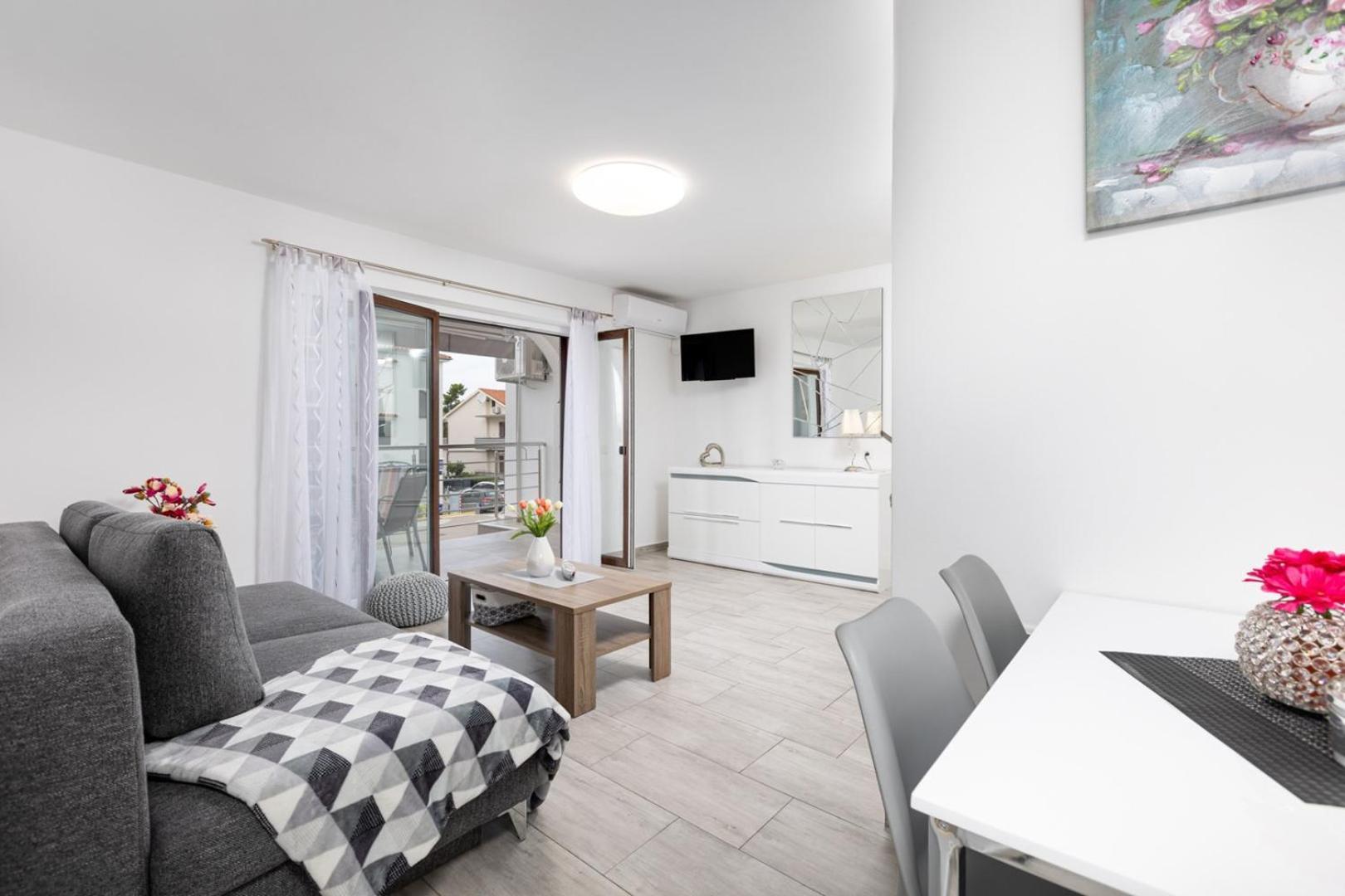 Apartments Tea Malinska Eksteriør bilde